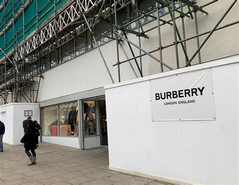 burberry outlet london location|burberry factory shop london.